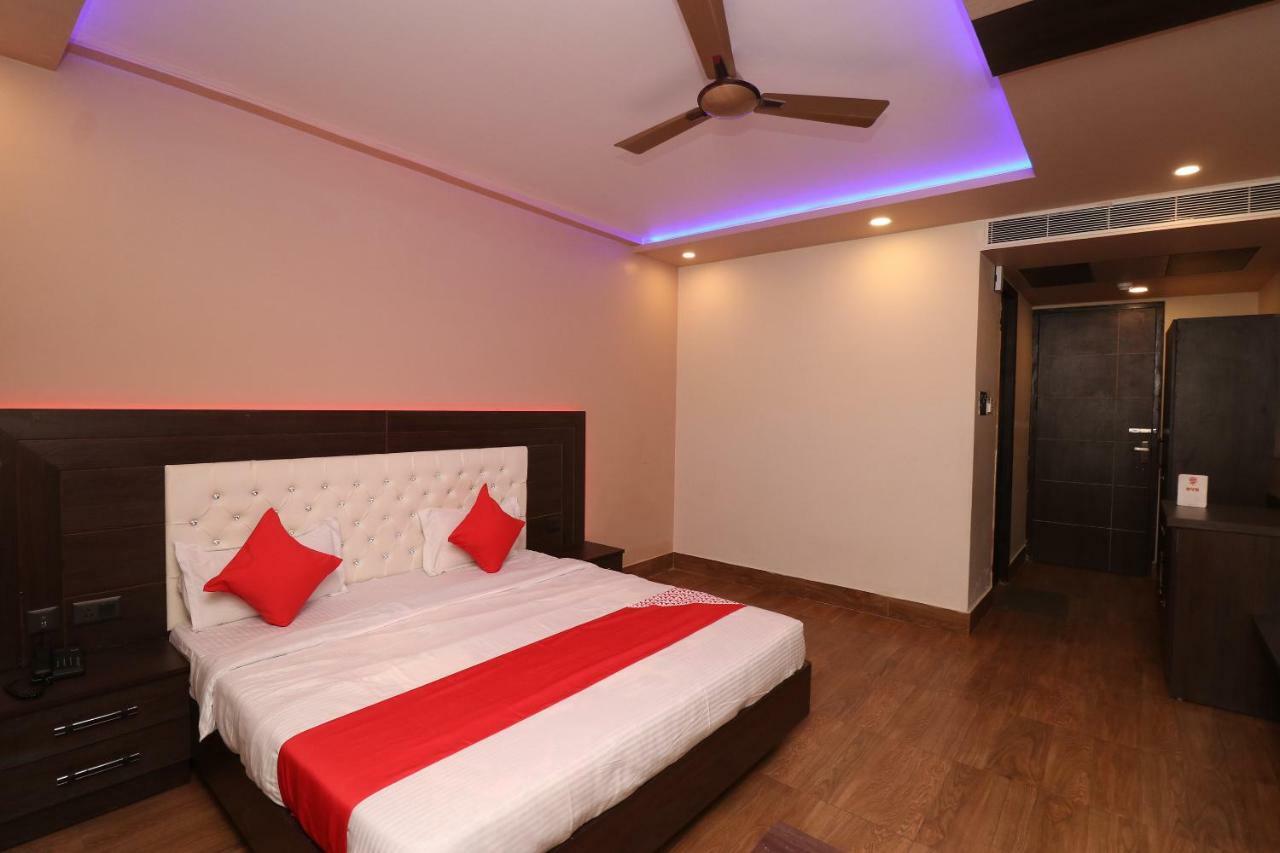 Oyo 33387 Laxmi Lawn And Resort Suite Lucknow Exterior foto