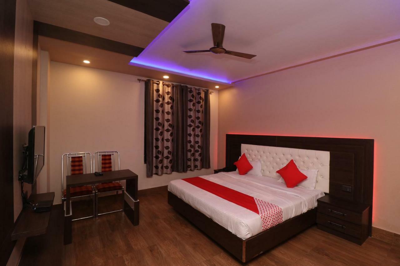 Oyo 33387 Laxmi Lawn And Resort Suite Lucknow Exterior foto