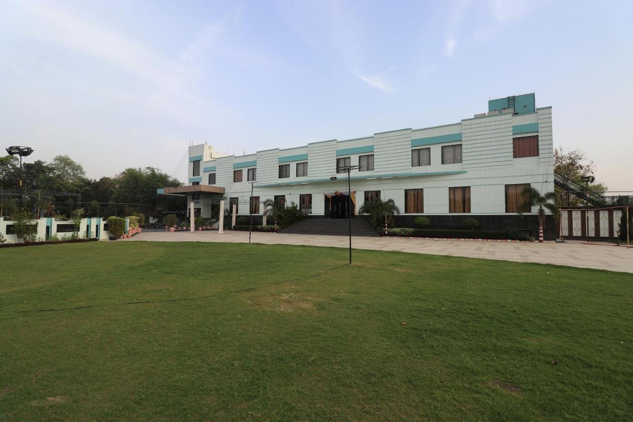 Oyo 33387 Laxmi Lawn And Resort Suite Lucknow Exterior foto