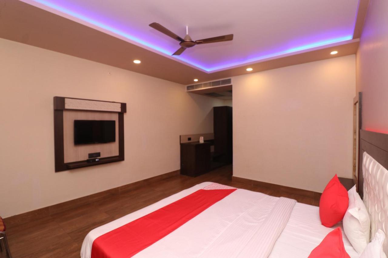 Oyo 33387 Laxmi Lawn And Resort Suite Lucknow Exterior foto