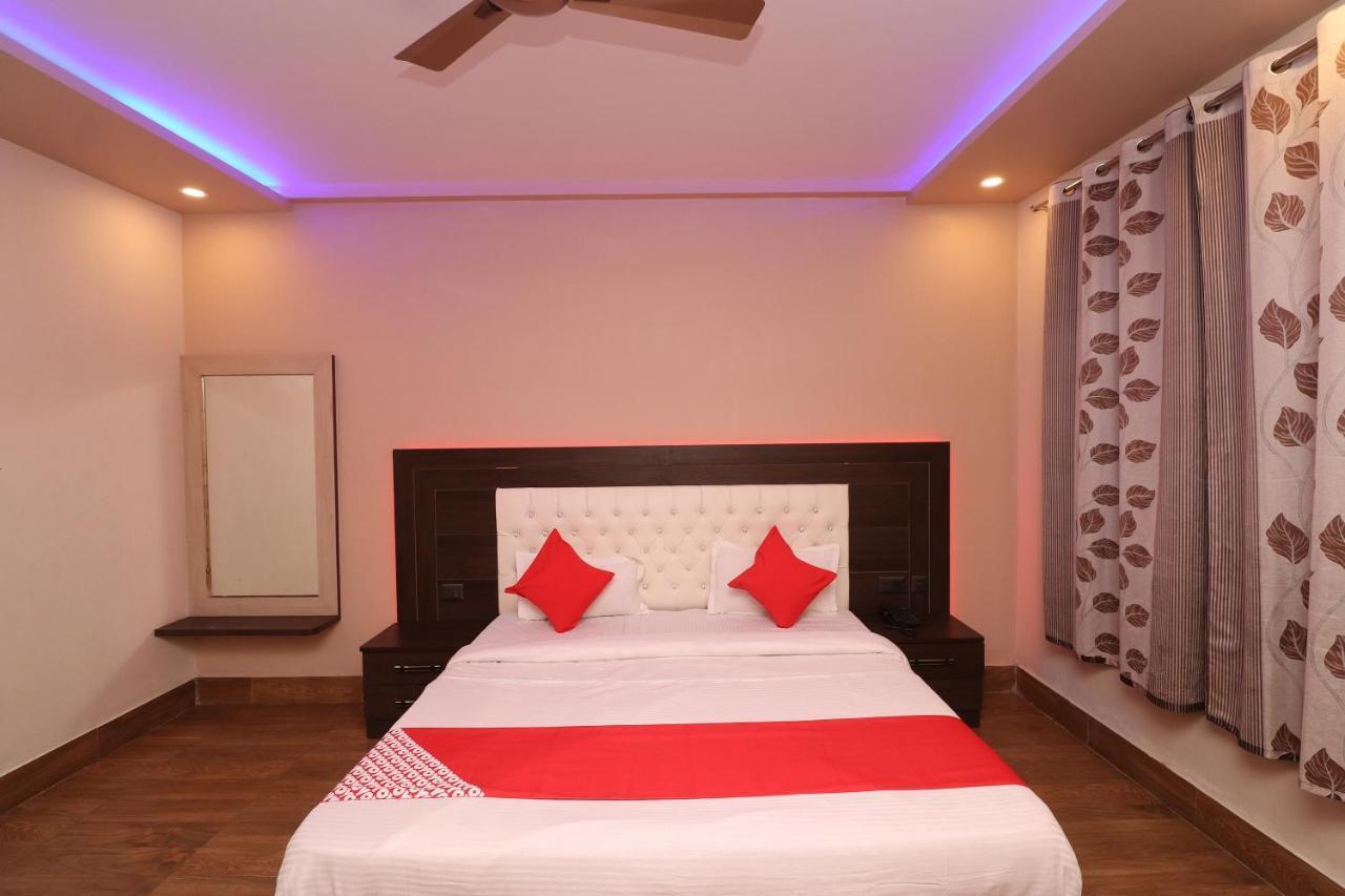 Oyo 33387 Laxmi Lawn And Resort Suite Lucknow Exterior foto